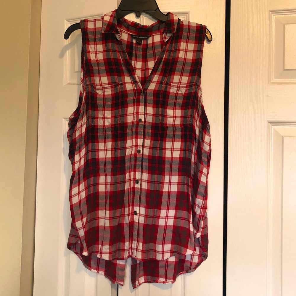 Rock & Republic women’s sleeveless button down XL
